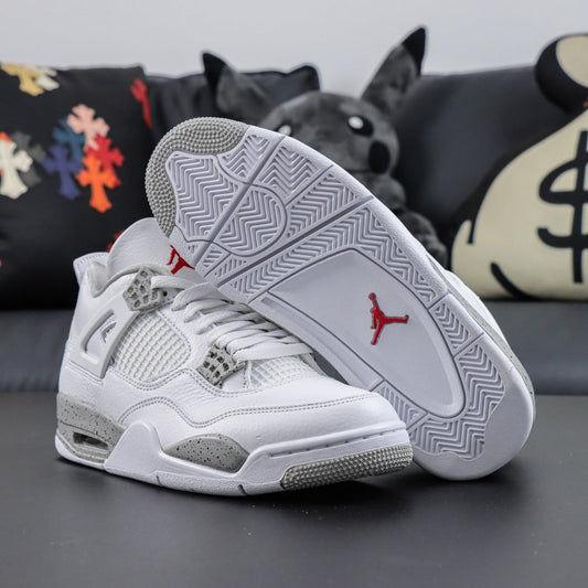 Air Jordan 4 White Oreo (2021)