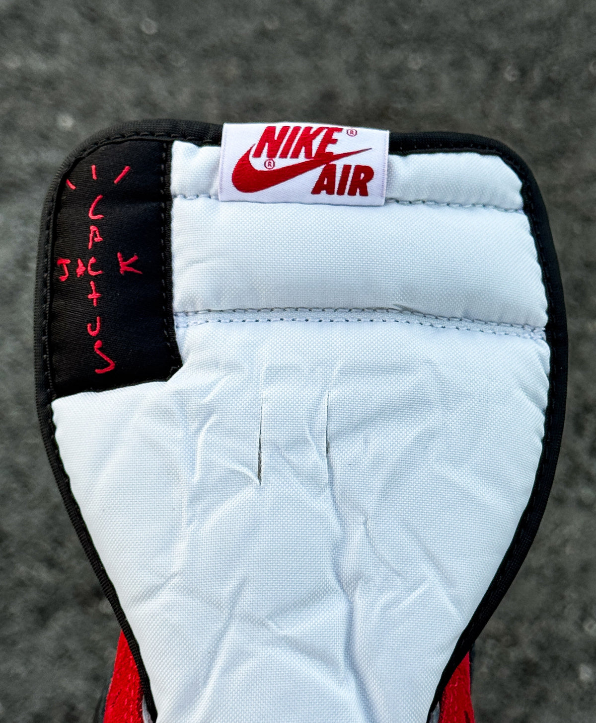 Air Jordan 1 x Travis Scott Retro OG High Chicago
