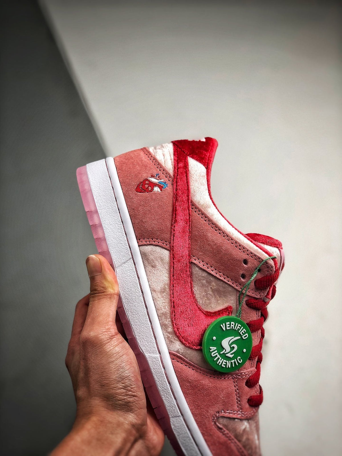 Nike SB Dunk Strange Love